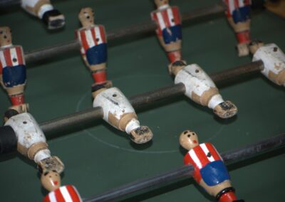 Detalle de futbolín antiguo